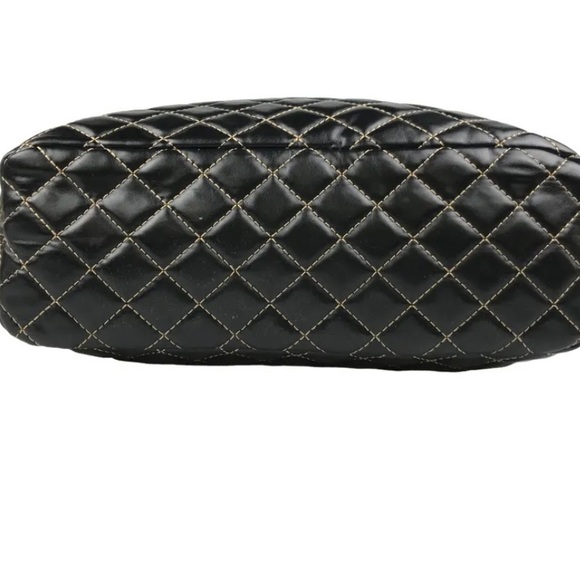 Authentic Chanel hand bag tote - Picture 8 of 16